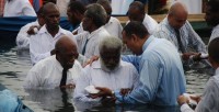 Adventist-baptisms-Vanuatu